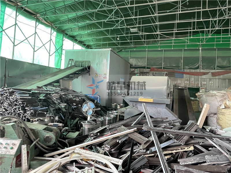 金屬深夜福利久久設備加工輕薄料利潤如何？