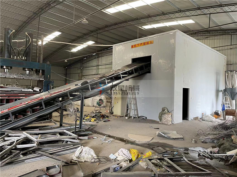 鋁合金破碎機設備的價格取決於其型號、規格、產能和品牌等因素。因此，無法給出具體的價格。一般而言，鋁合金破碎機設備的價格在幾千到數十萬元人民幣不等。